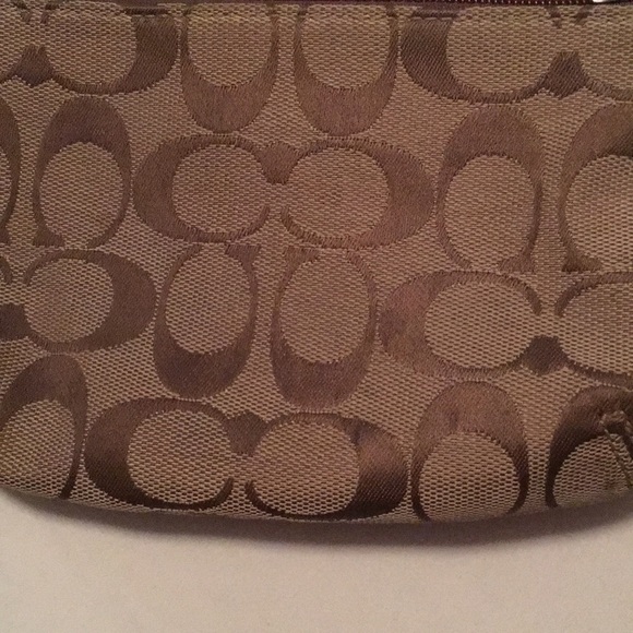 Authentic coach canvas wristlet - Picture 3 of 4